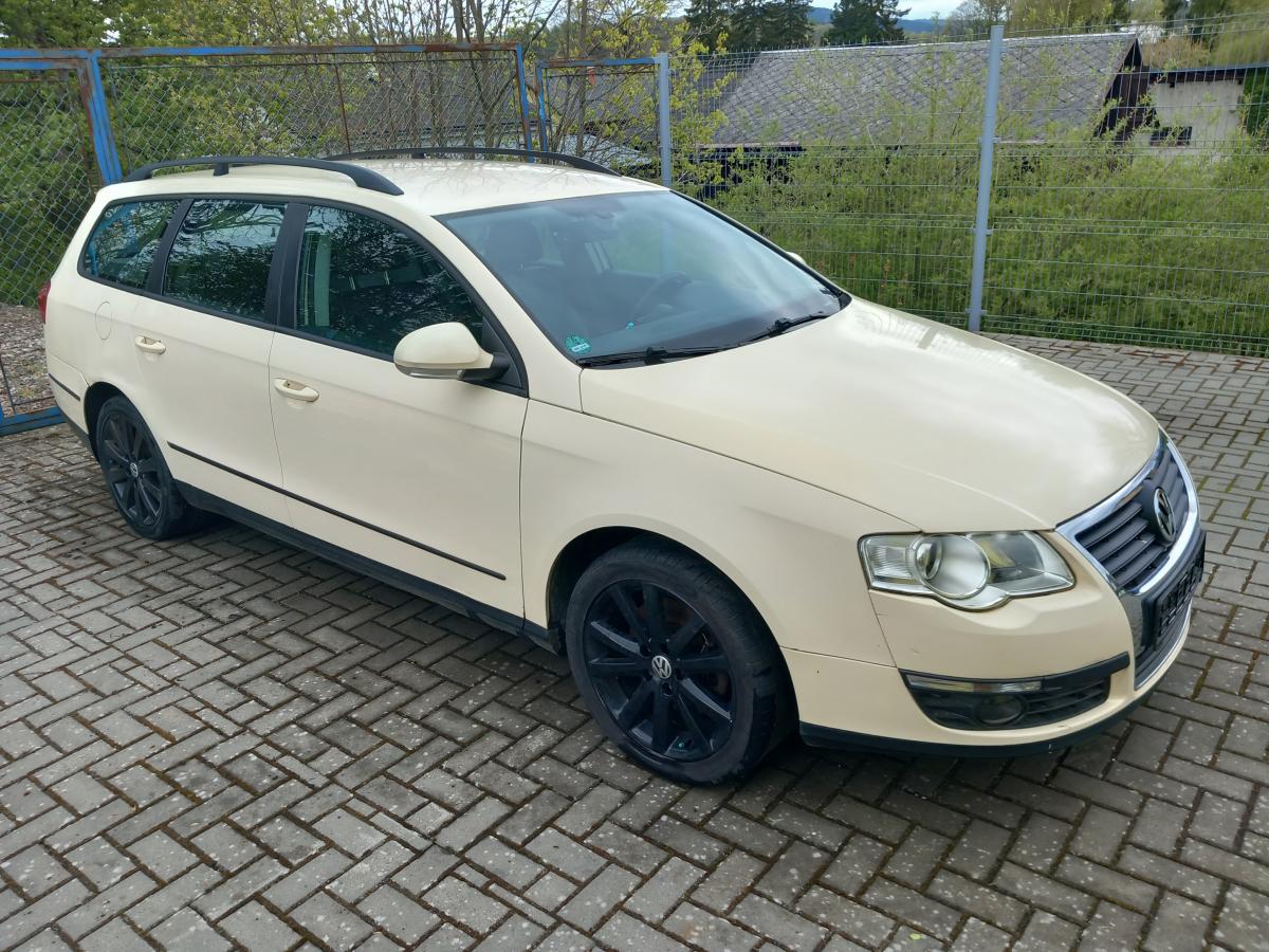 Volkswagen Passat 1,4TSi DSG CNG NAVI- K OPRAVĚ