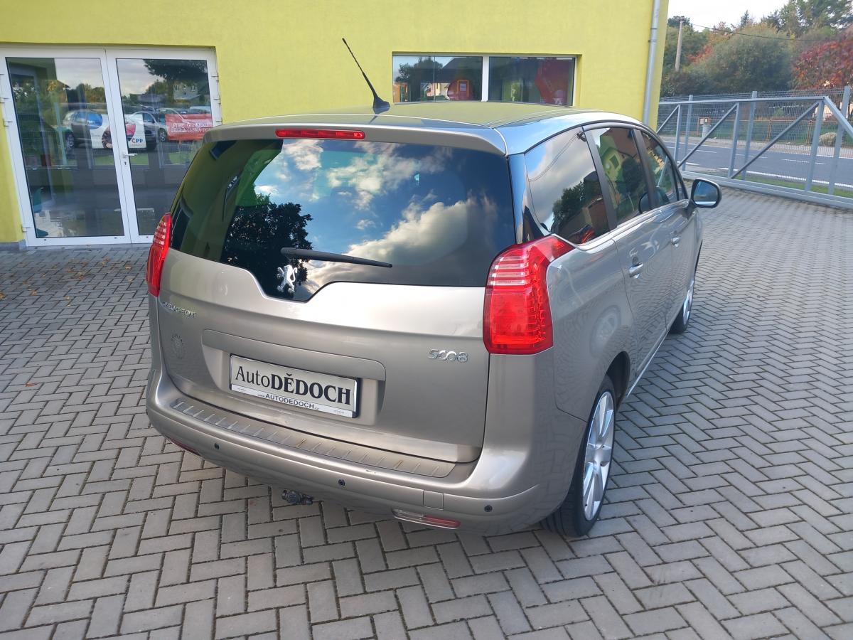 Peugeot 5008 2,0HDi 110kw ČR! 2x KOLA TAŽNÉ