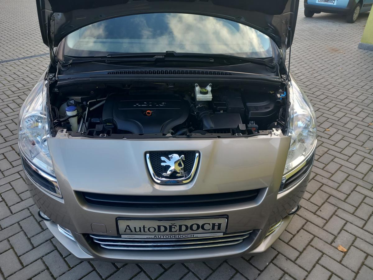 Peugeot 5008 2,0HDi 110kw ČR! 2x KOLA TAŽNÉ