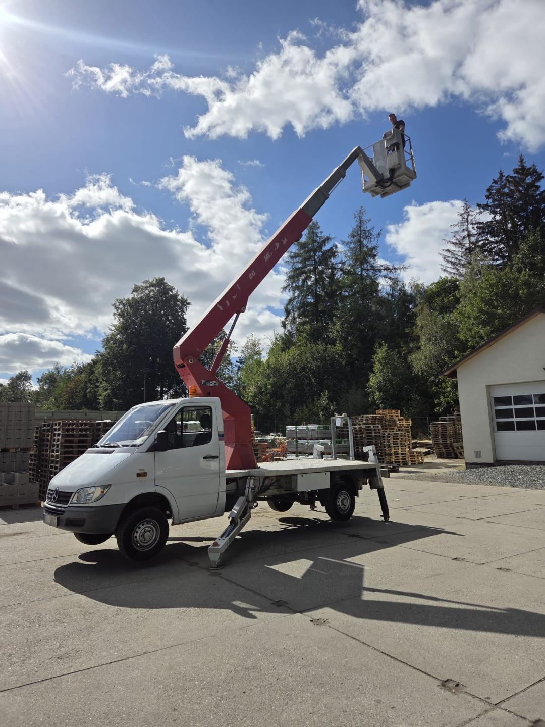 Mercedes-Benz Sprinter 311CDi  VYSOKOZDVIŽNÁ PLOŠINA